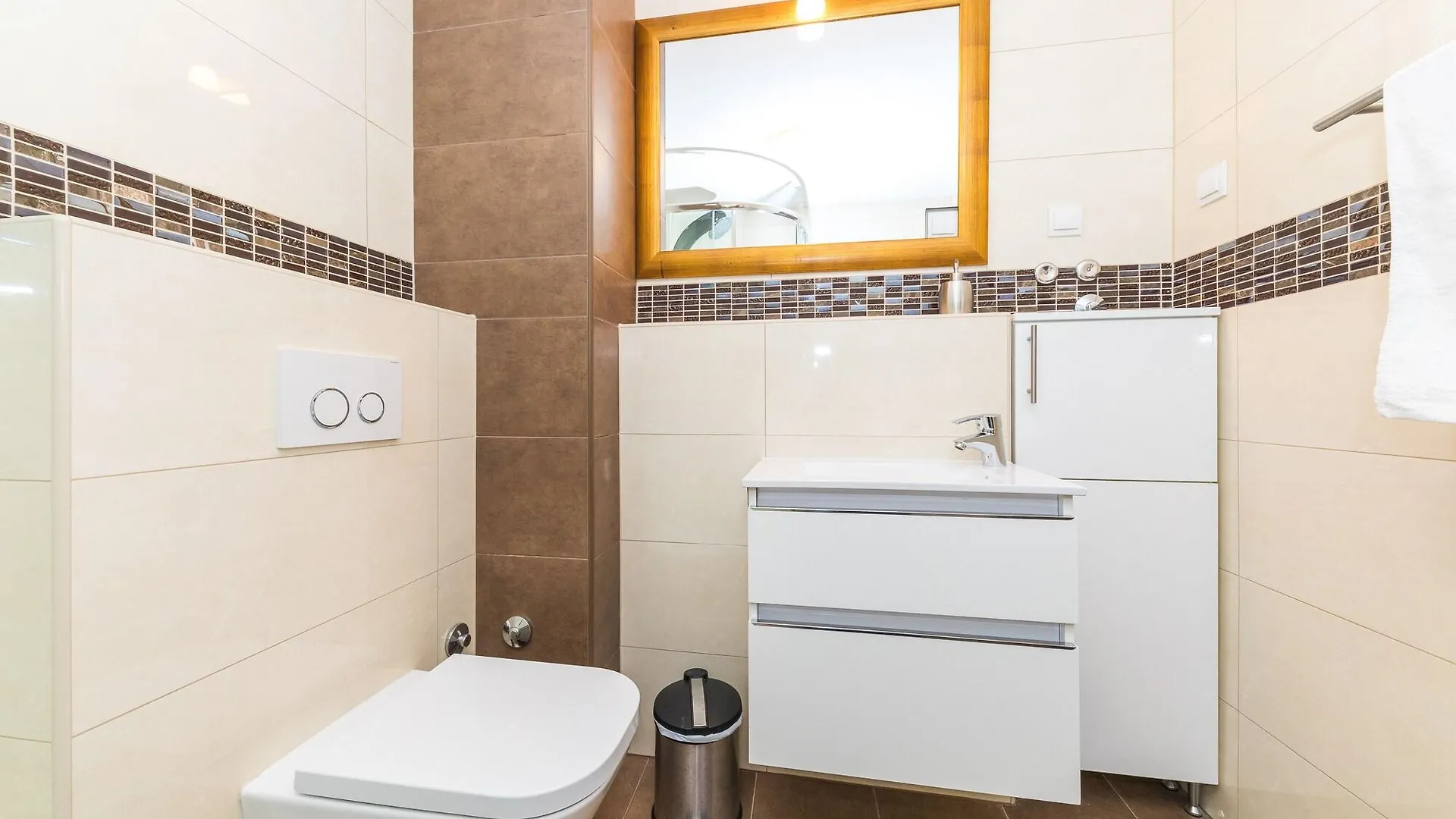 Apartments Perla Σπλιτ 0*,