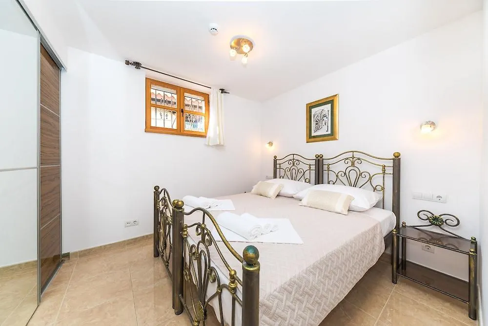 Apartments Perla Σπλιτ 0*,  Κροατία