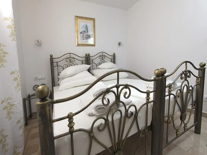 Apartments Perla Σπλιτ 0*,